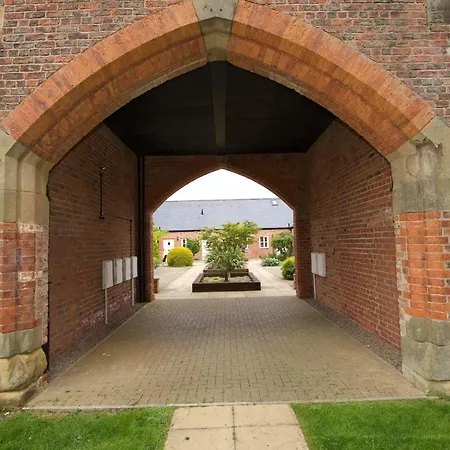 Grey Towers Stables 3 Bedroom Set In Private Grounds