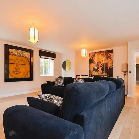 بيت للعطل Grey Towers Stables 3 Bedroom Set In Private Grounds مدليسبره