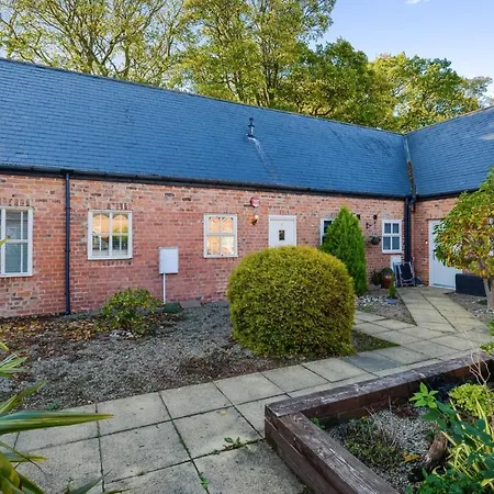 Grey Towers Stables 3 Bedroom Set In Private Grounds مدليسبره